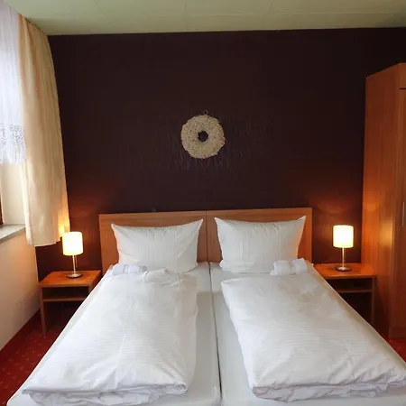 Ferienhotel Augustusburg Отель Аугустусбург