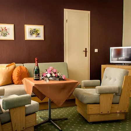 Ferienhotel Augustusburg Отель